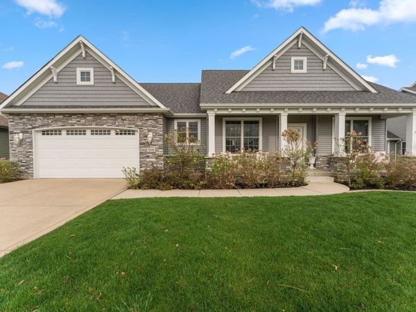 2046 Franklin Drive, Crown Point, IN 46307