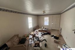 250 Syracuse Street photo 4