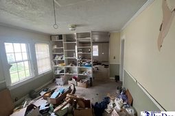 250 Syracuse Street photo 4