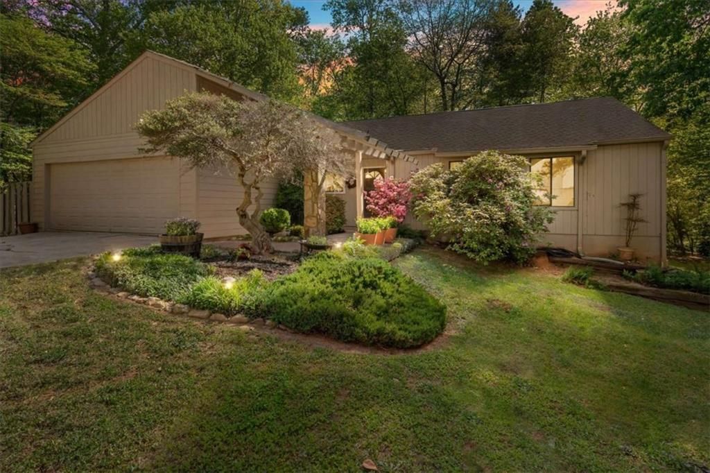 4962 Cherrydale Drive, Douglasville, GA 30135 Main Photo