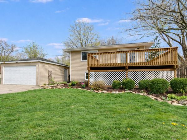 106 Crescent Road, Fox River Grove, IL 60021