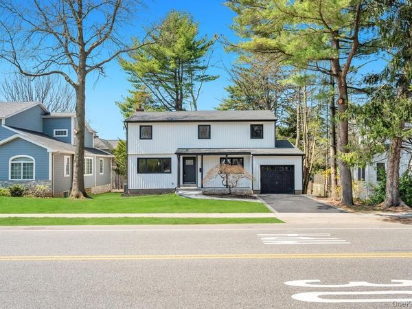 441 Roslyn Road , East Williston, NY 11596