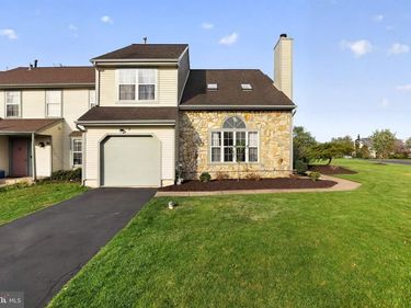 6 ASPEN COURT, NEWTOWN, PA 18940