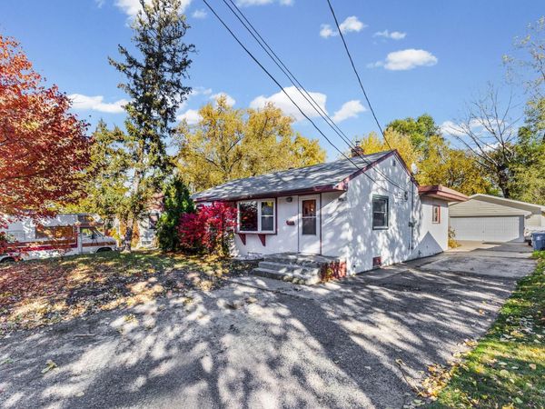 869 7th Avenue NW, New Brighton, MN 55112