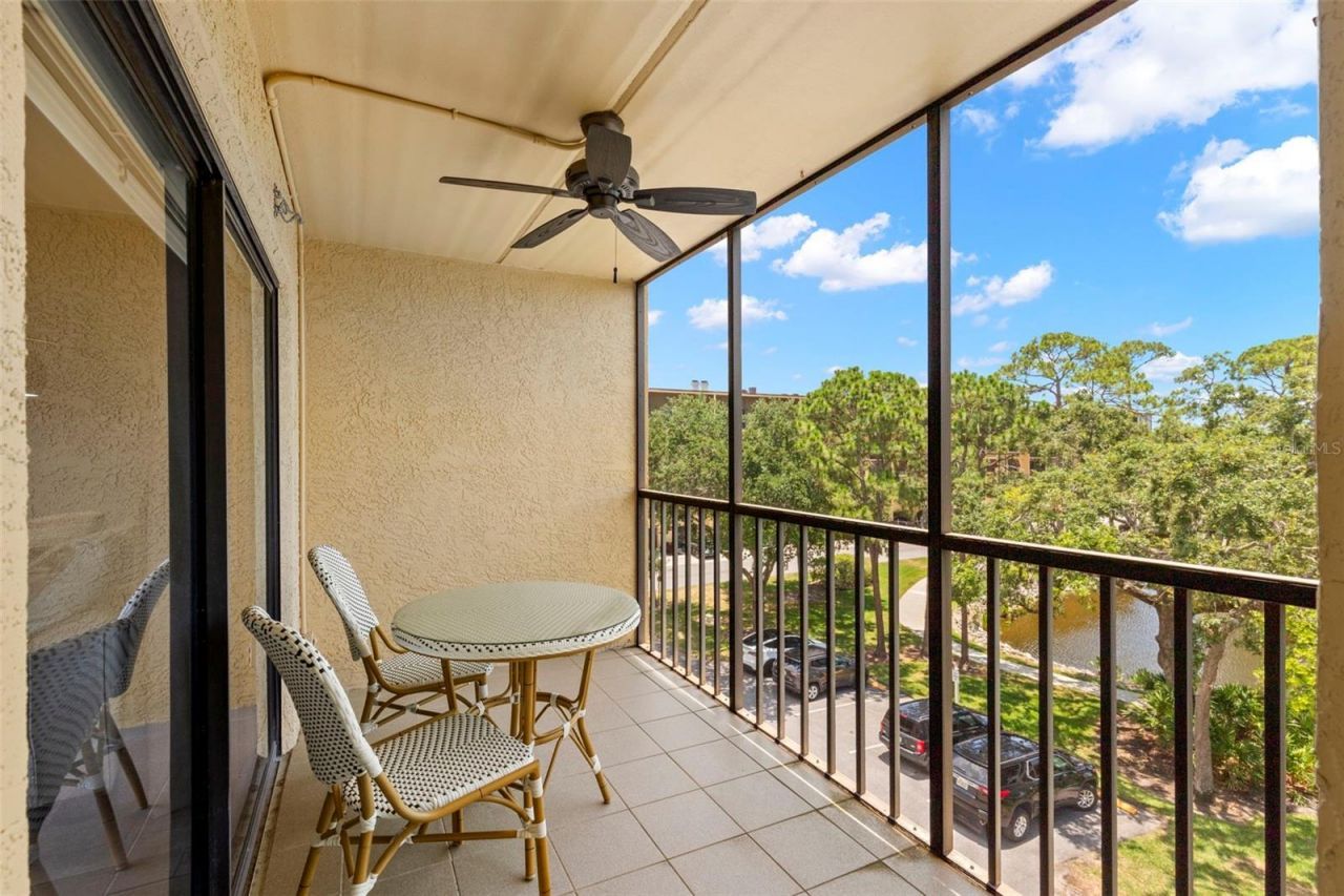 5817 Park Street N, Unit 406, Saint Petersburg, FL 33709 Photo
