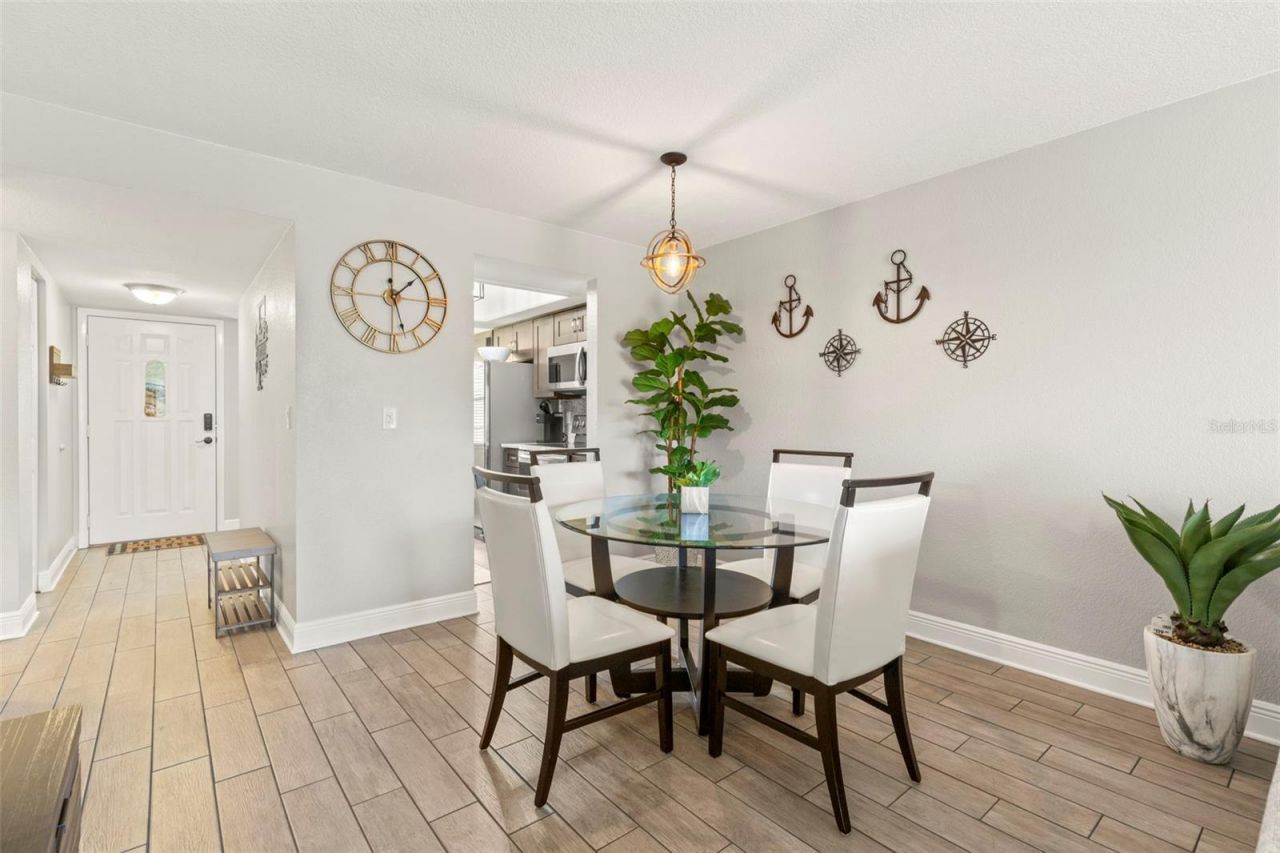 5817 Park Street N, Unit 406, Saint Petersburg, FL 33709 Photo