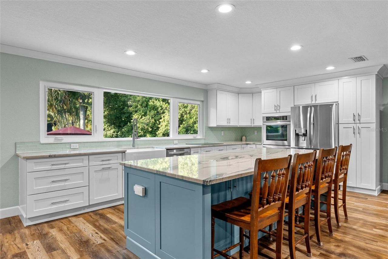 13355 Park Boulevard, Seminole, FL 33776 Photo