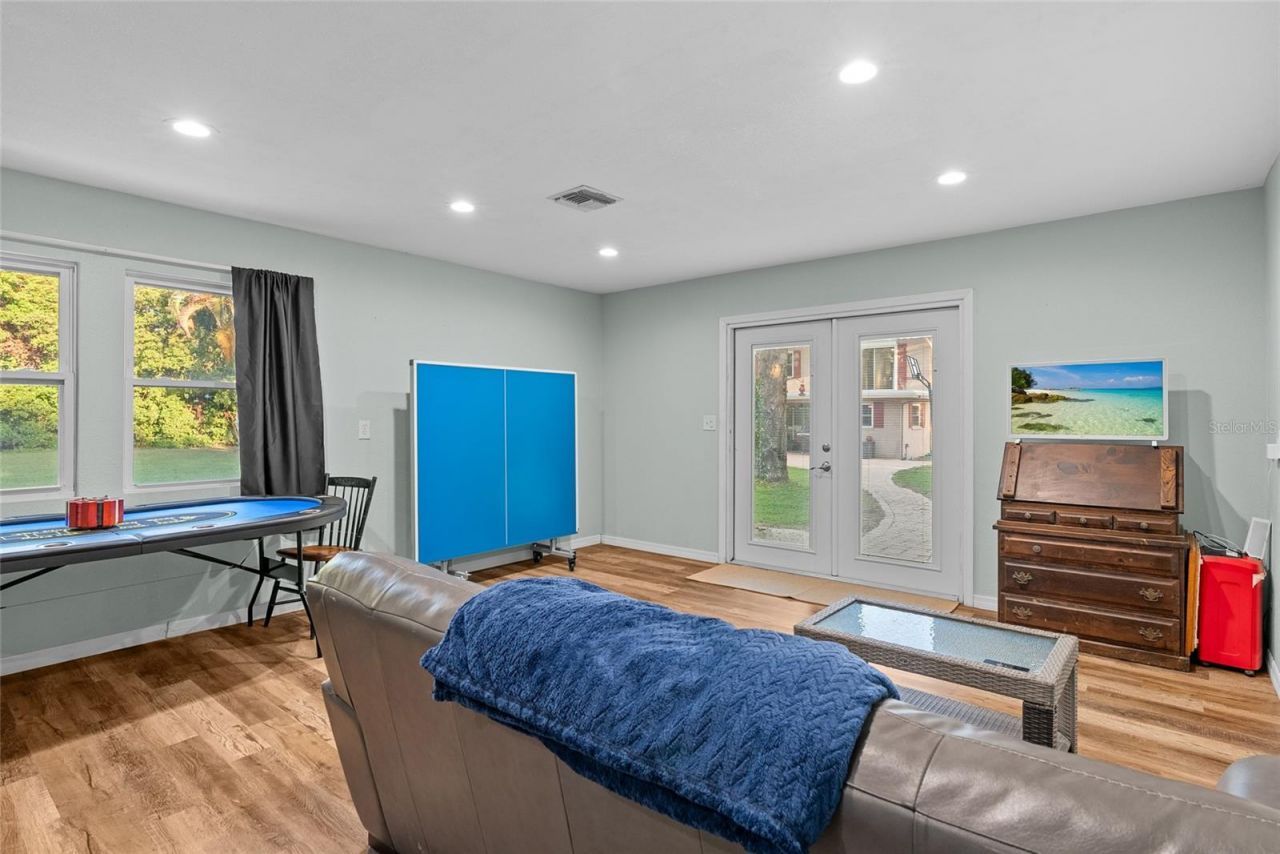 13355 Park Boulevard, Seminole, FL 33776 Photo