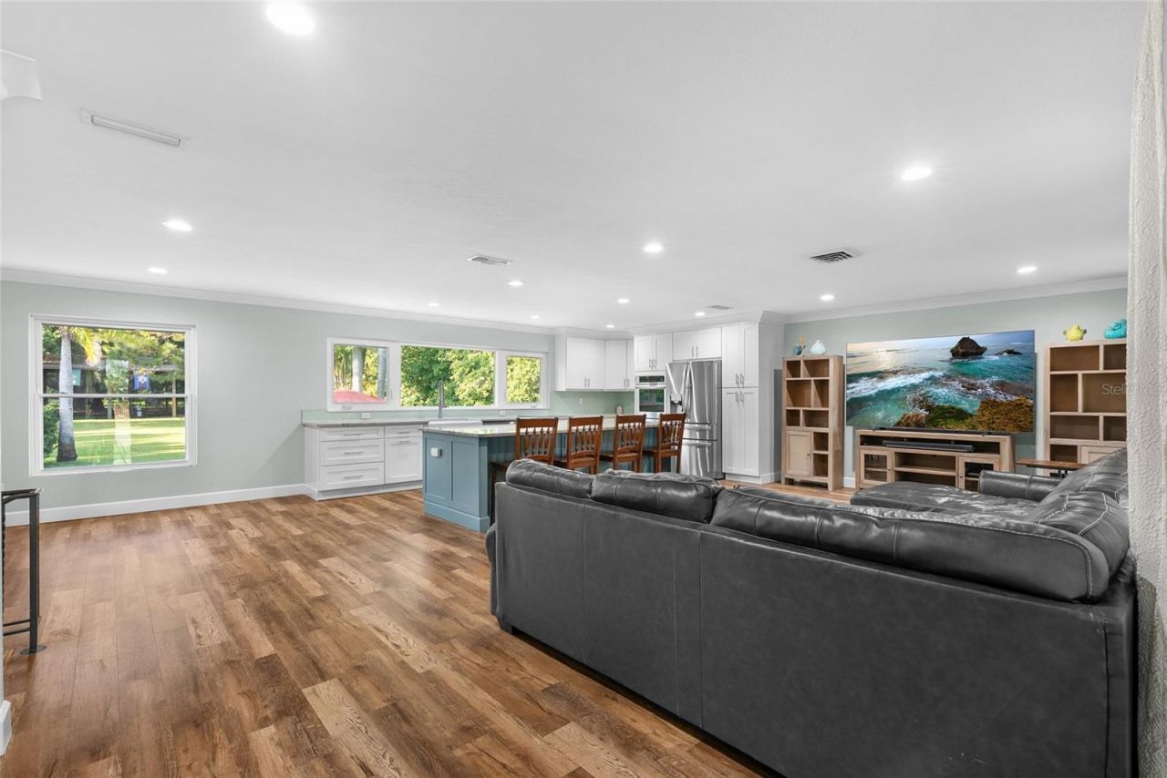 13355 Park Boulevard, Seminole, FL 33776 Photo