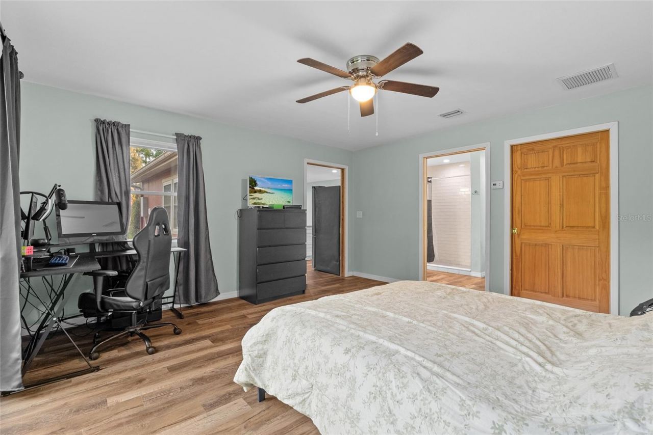 13355 Park Boulevard, Seminole, FL 33776 Photo