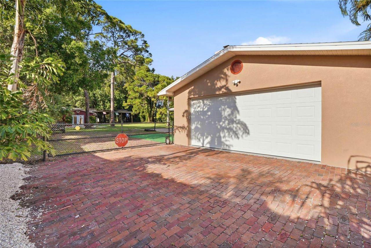 13355 Park Boulevard, Seminole, FL 33776 Photo