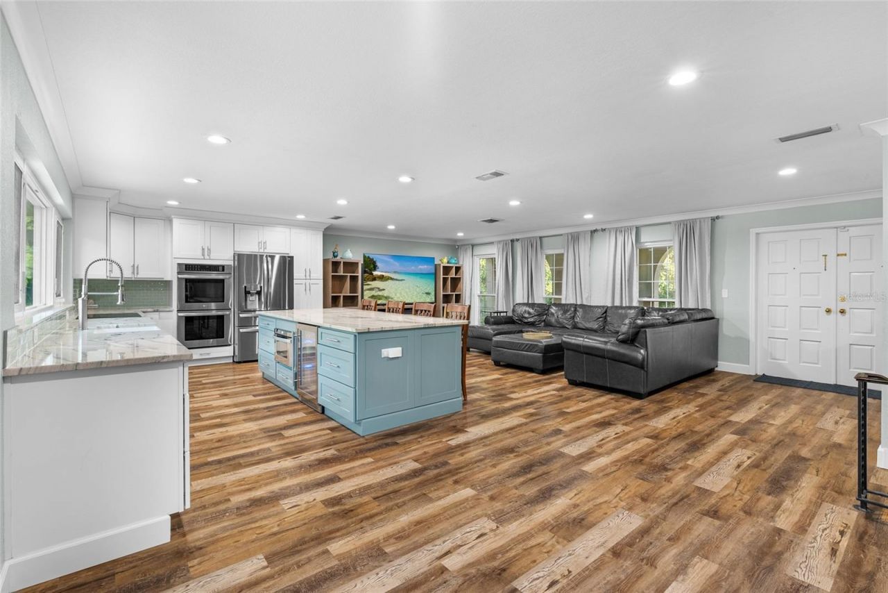 13355 Park Boulevard, Seminole, FL 33776 Photo