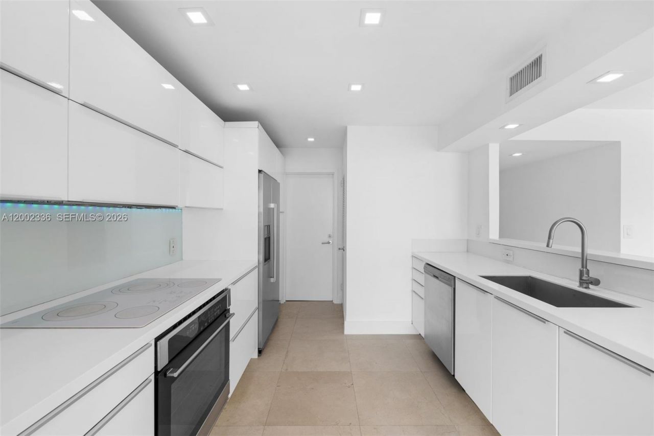 1420 Brickell Bay Dr, Unit 1001A, Miami, FL 33131 Photo