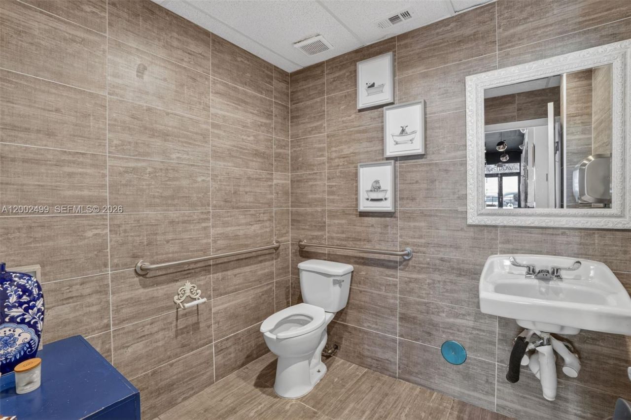 Restaurant For Sale Near Midtown/ Design District, Miami, FL 33137 Photo