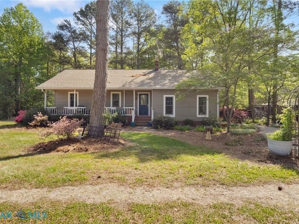 6931 Knoll Bay Lane , Gloucester, VA 23061