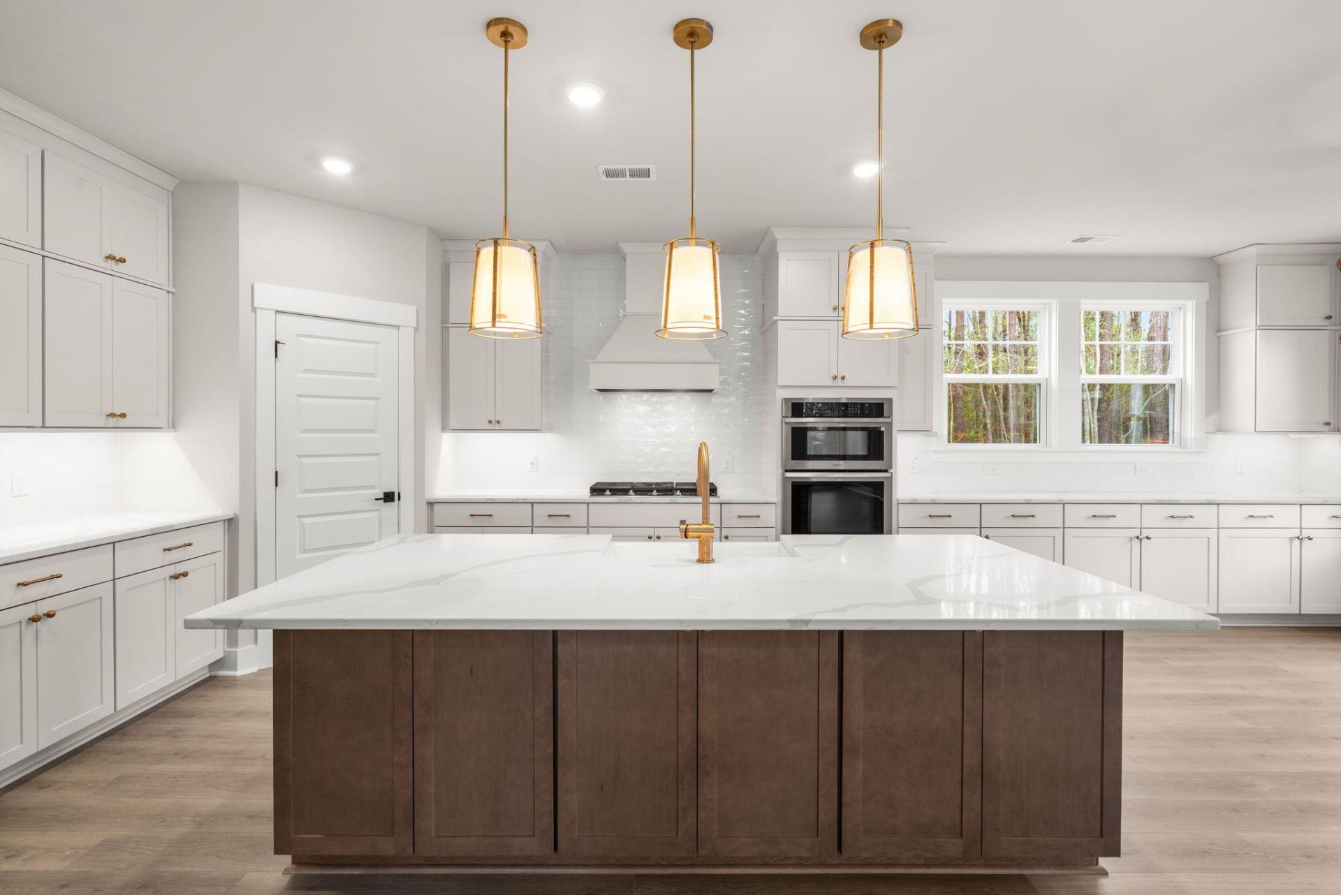 1289 Hamlin Road Photo 15