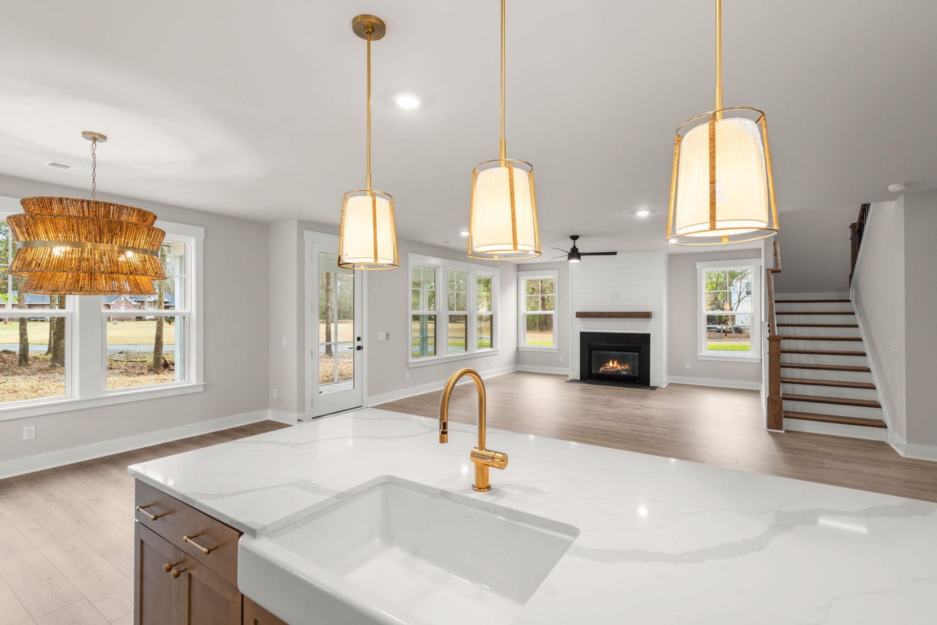 1289 Hamlin Road Photo 21