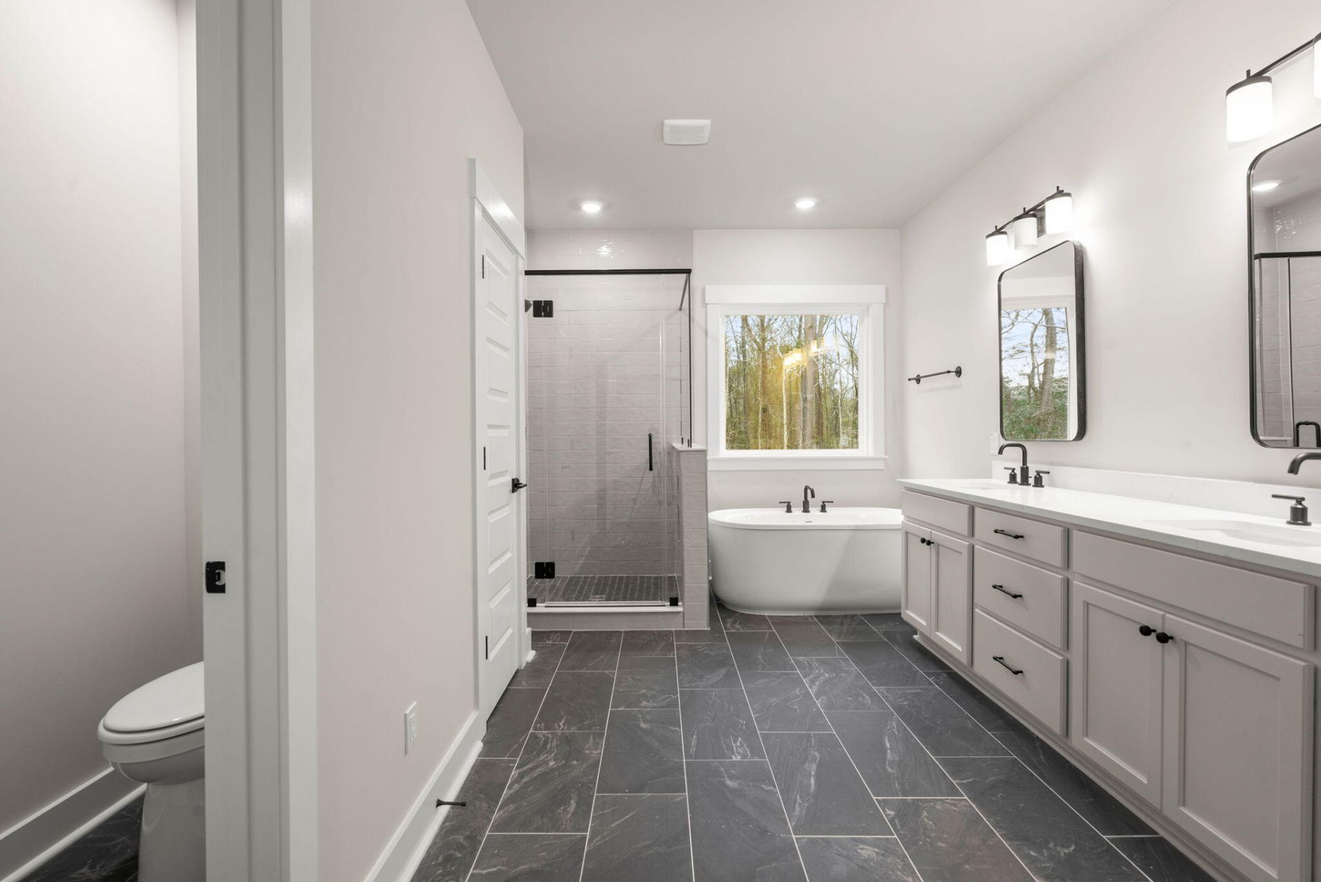 1289 Hamlin Road Photo 37