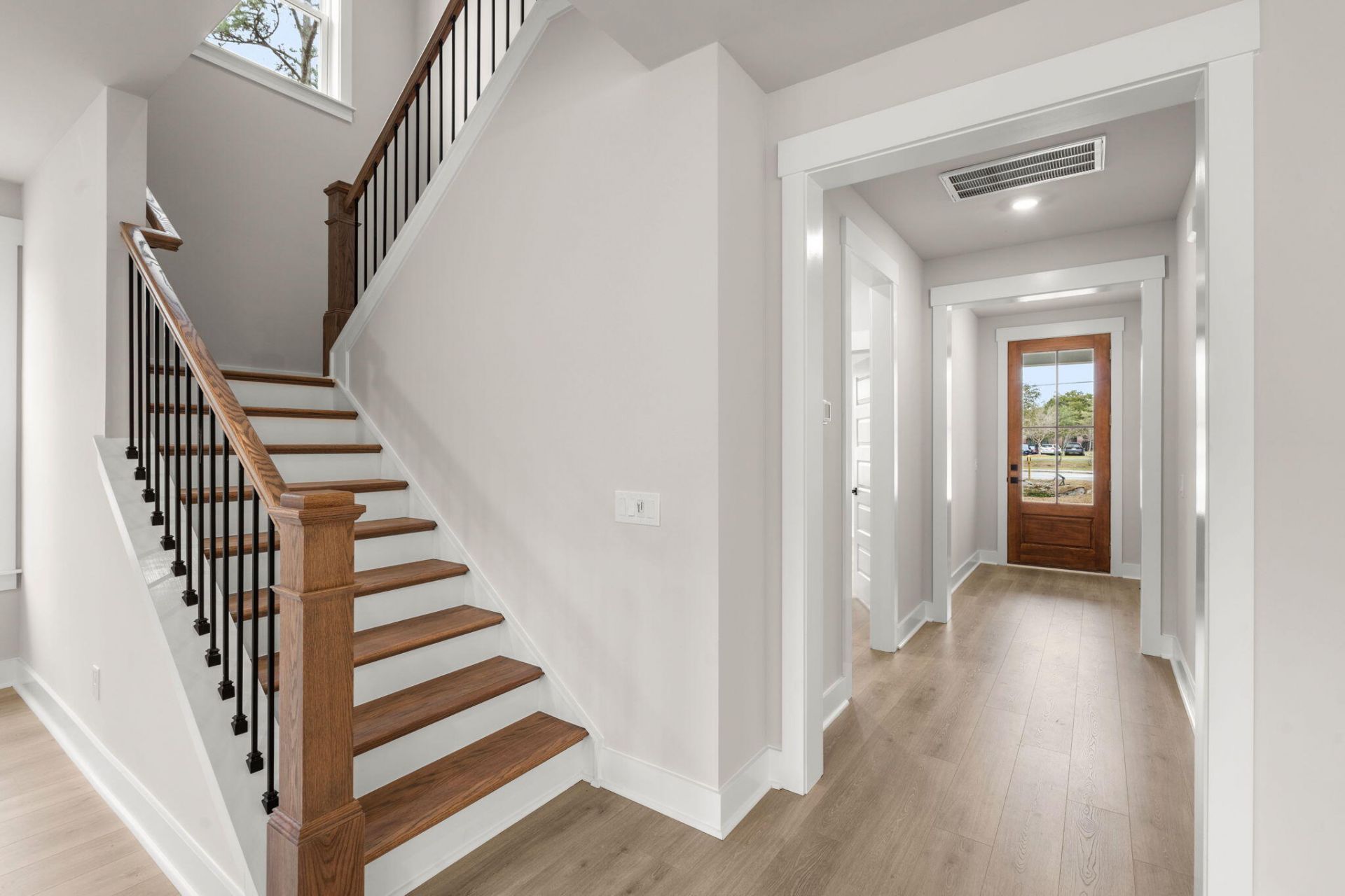 1289 Hamlin Road Photo 7