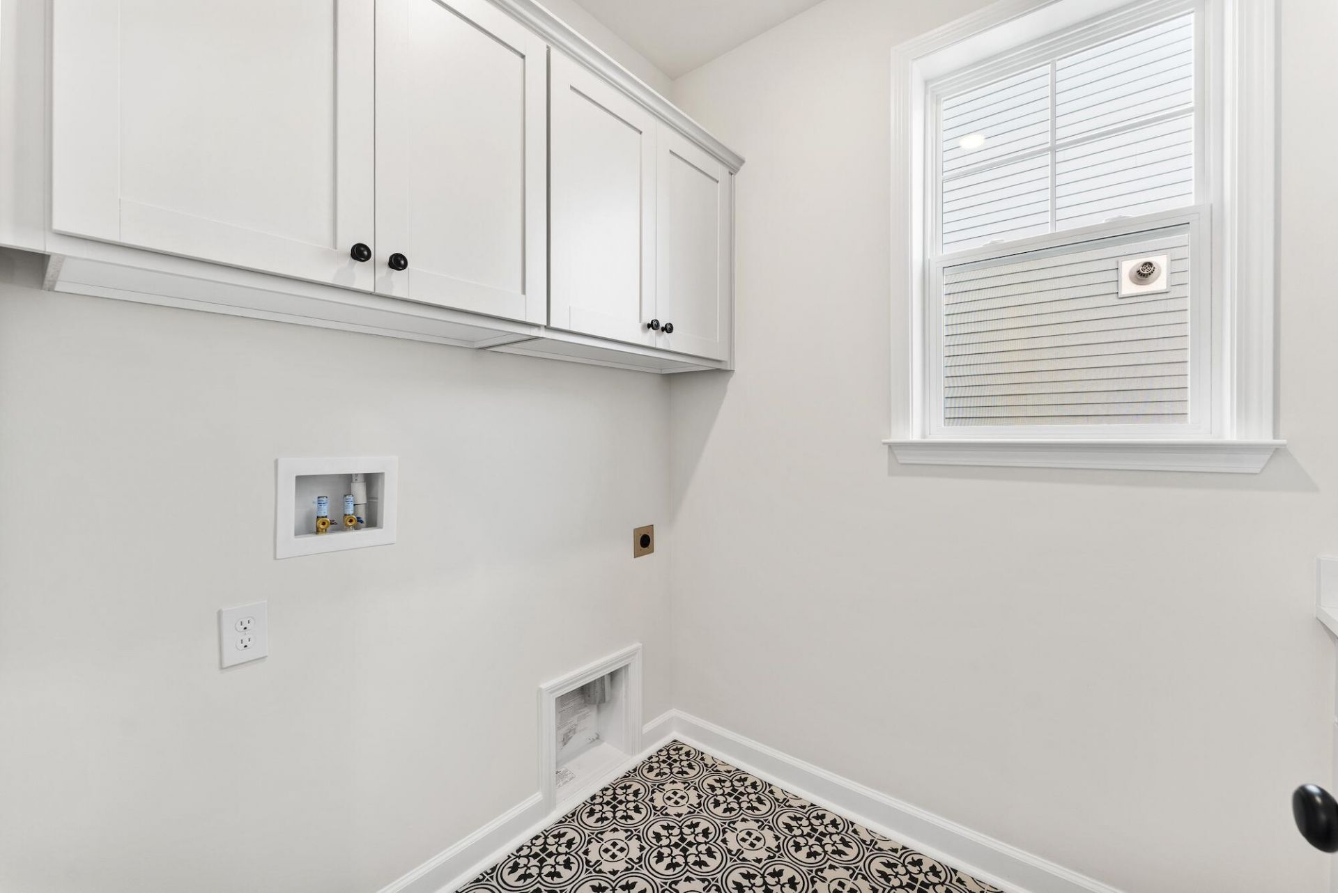 89 Crosswick Street Photo 11