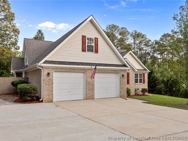 3419 Hawthorne Street , Hope Mills, NC 28348