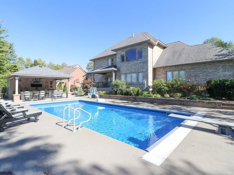 282 Camelot Lane, Ontario, OH 44903 Photo 3