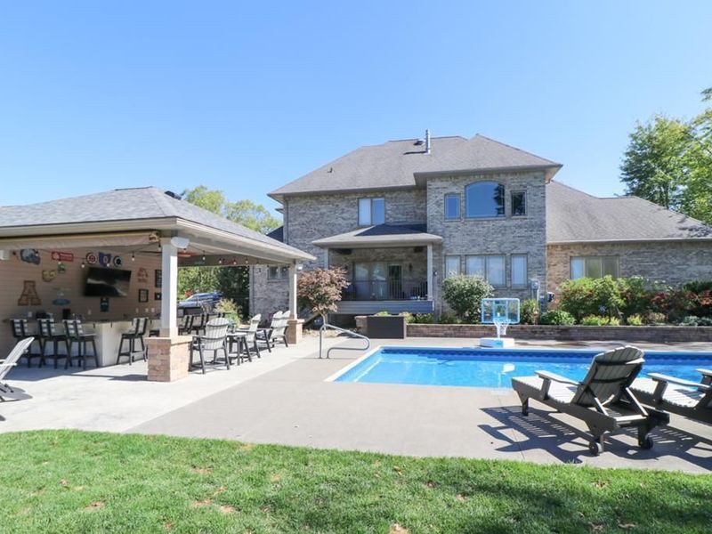 282 Camelot Lane, Ontario, OH 44903 Photo 5