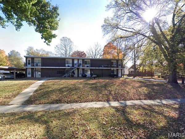 919 MULBERRY Street , Highland, IL 62249