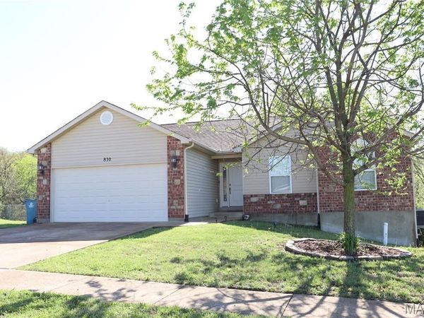 830 Hawks Circle Drive , Hillsboro, MO 63050