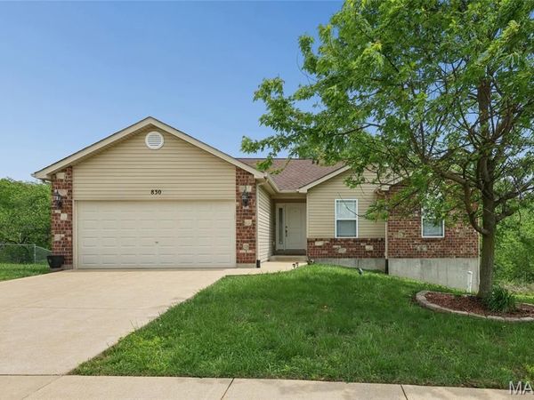 830 Hawks Circle Drive, Hillsboro, MO 63050