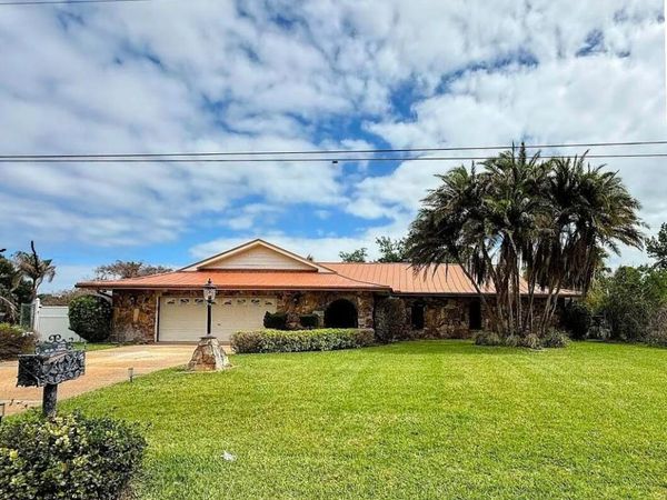 465 SE Naranja Avenue, Port St. Lucie, FL 34983