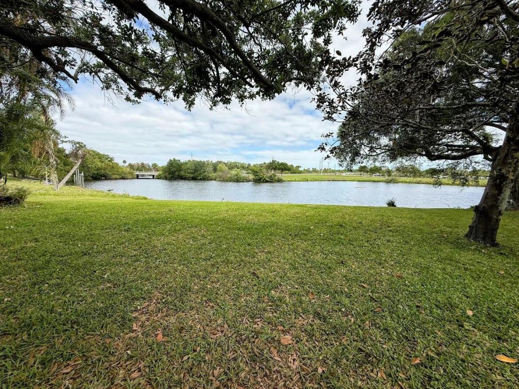 465 SE Naranja Avenue, Port Saint Lucie, FL 34983 Photo