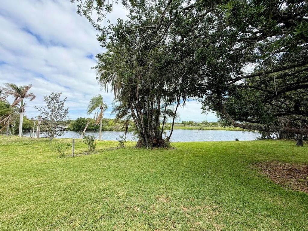 465 SE Naranja Avenue, Port Saint Lucie, FL 34983 Photo