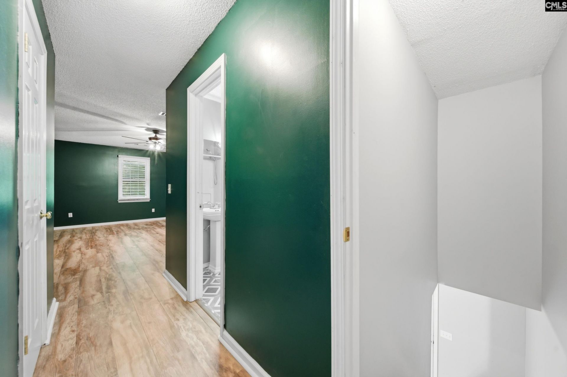 164 Thames Valley Court Photo 16