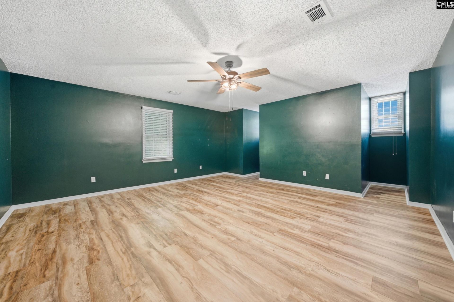 164 Thames Valley Court Photo 18