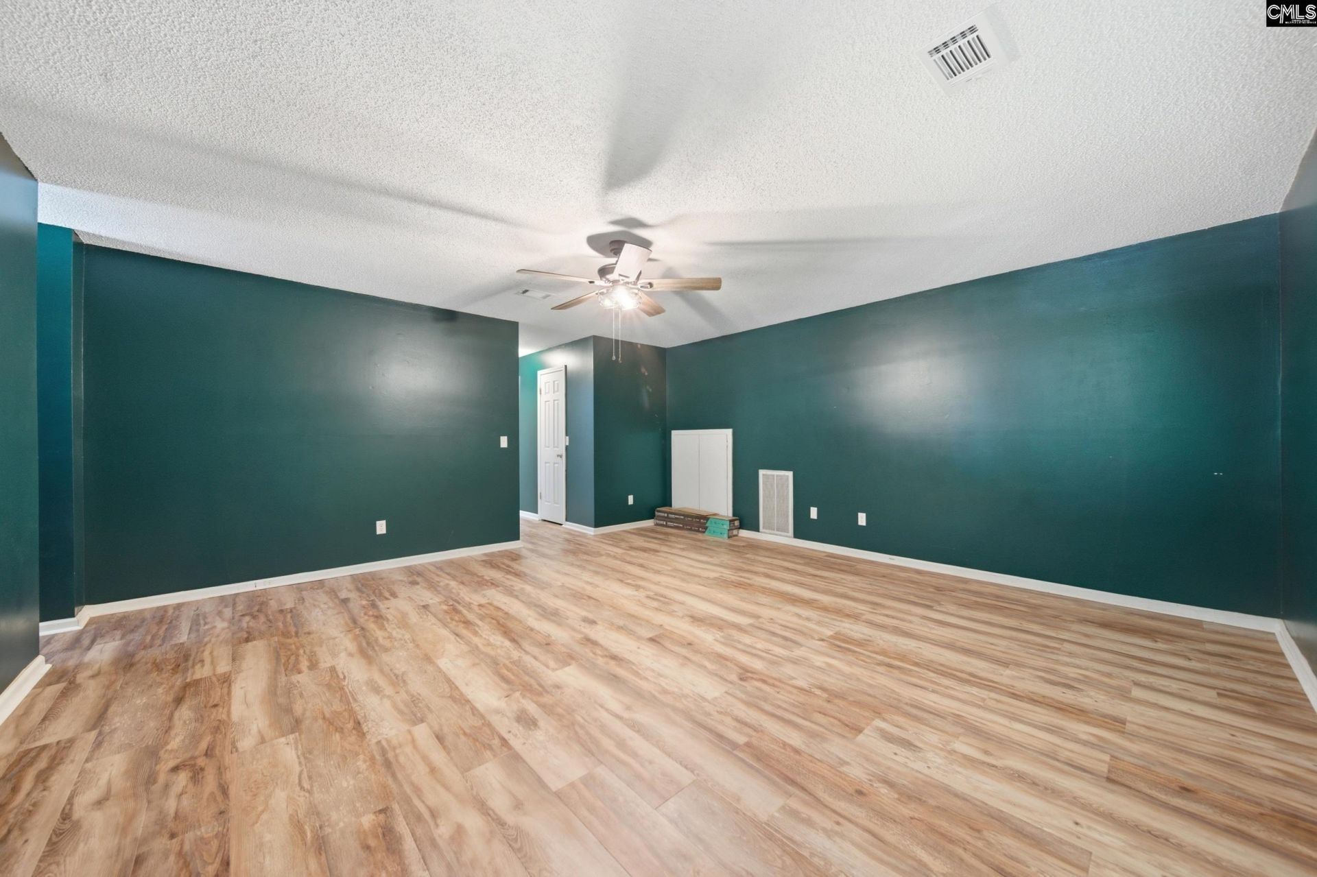 164 Thames Valley Court Photo 19