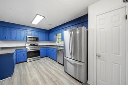 164 Thames Valley Court photo 4