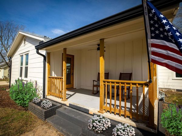 215 Paulus ST, Schulenburg, TX 78956