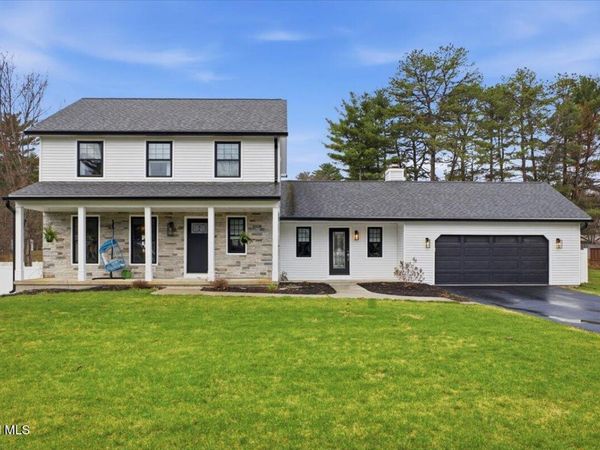 39 Oak Tree Circle, Queensbury, NY 12804