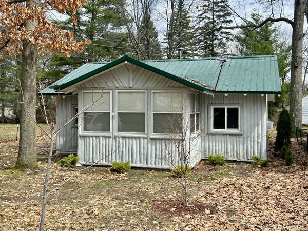 130 Edgewood Drive, Prudenville, MI 48651