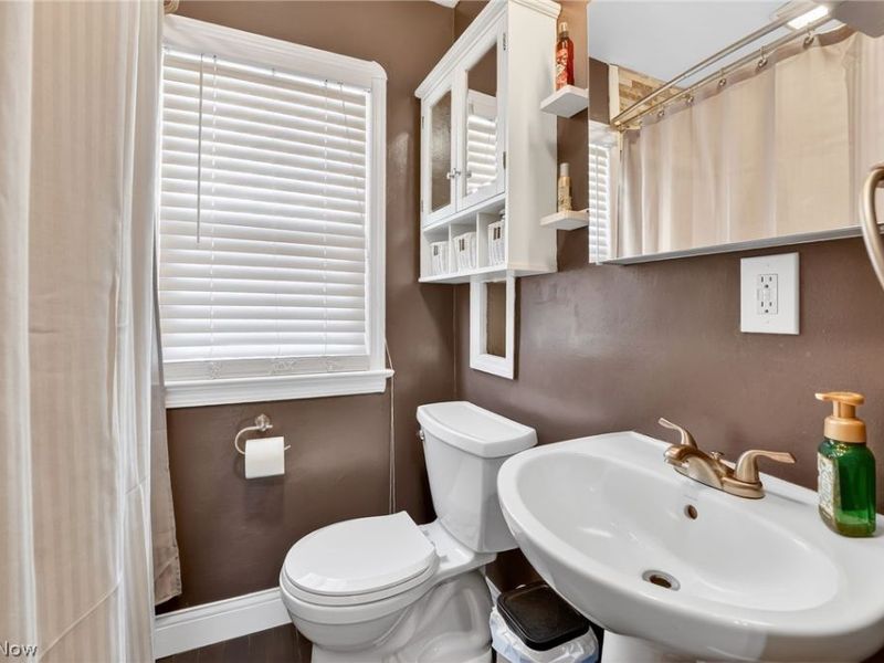 8318 Lanyard Drive, Parma, OH 44129 Photo 17