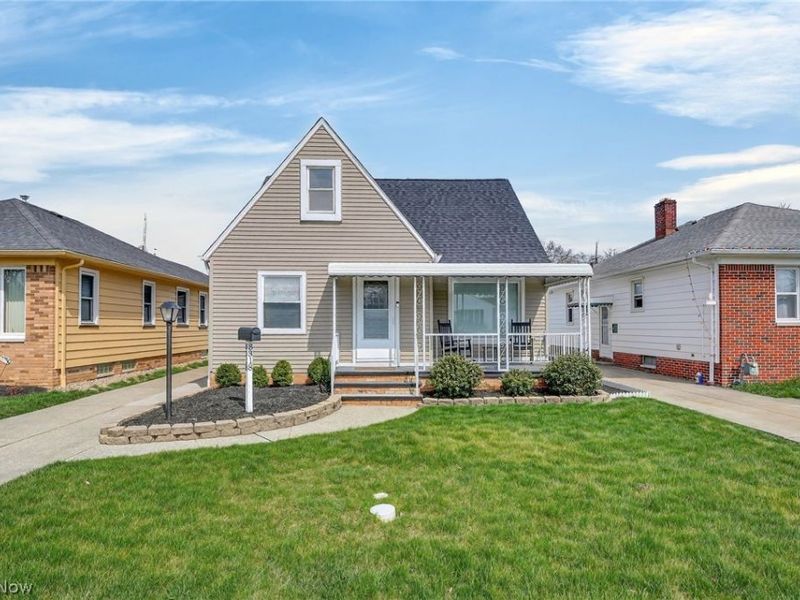 8318 Lanyard Drive, Parma, OH 44129 Photo 2