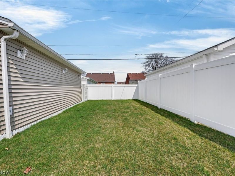 8318 Lanyard Drive, Parma, OH 44129 Photo 31