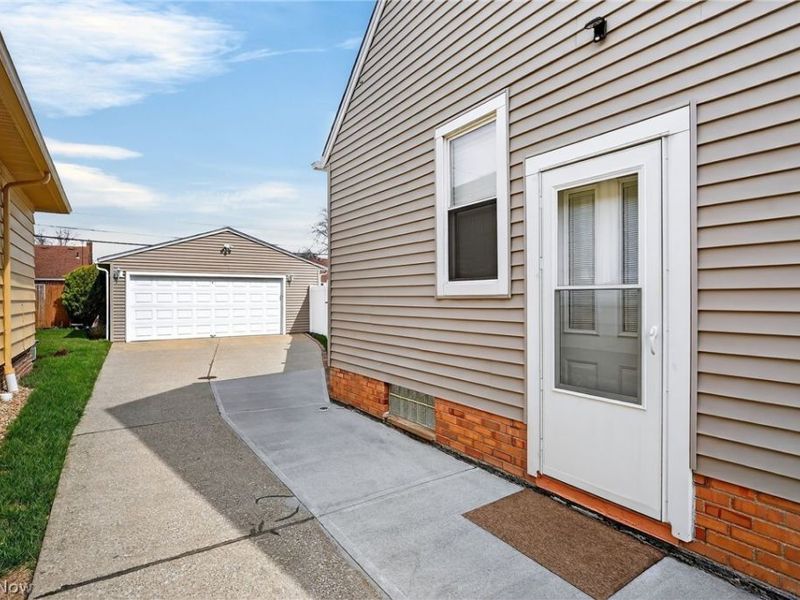 8318 Lanyard Drive, Parma, OH 44129 Photo 34