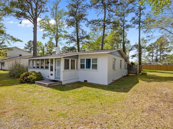 1103 Broad Street Ext, Oriental, NC 28571