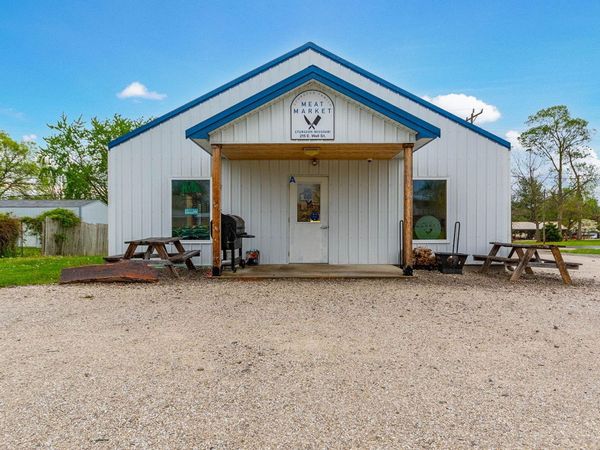 215 E Wall Street, Sturgeon, MO 65284