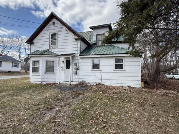 19 Perry Street, Lincoln, ME 04457