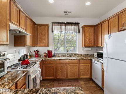 916 Lakeview Drive, Dayton, NV 89403 Photo