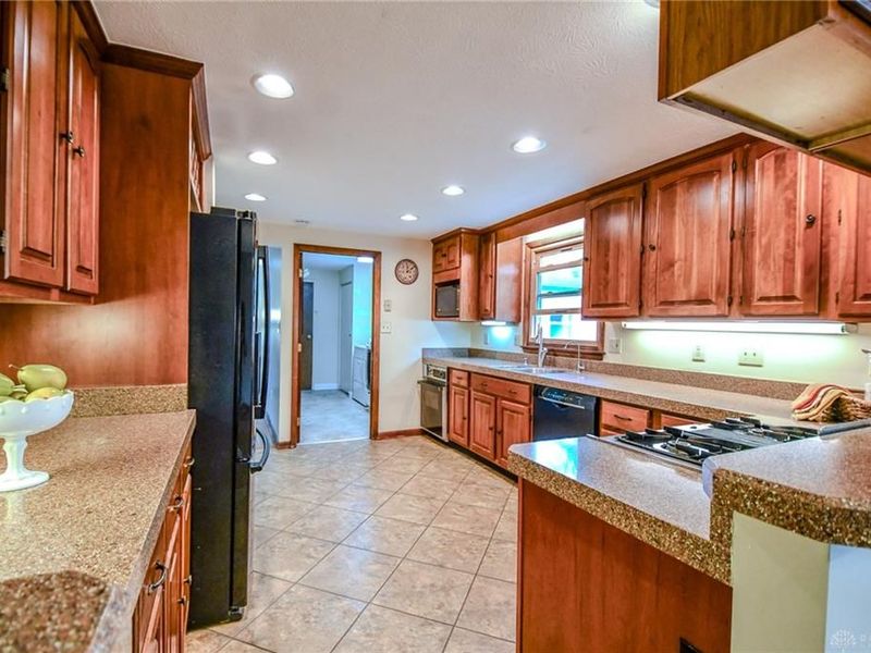 4330 Elmshaven Drive, Fairborn, OH 45424 Photo 10