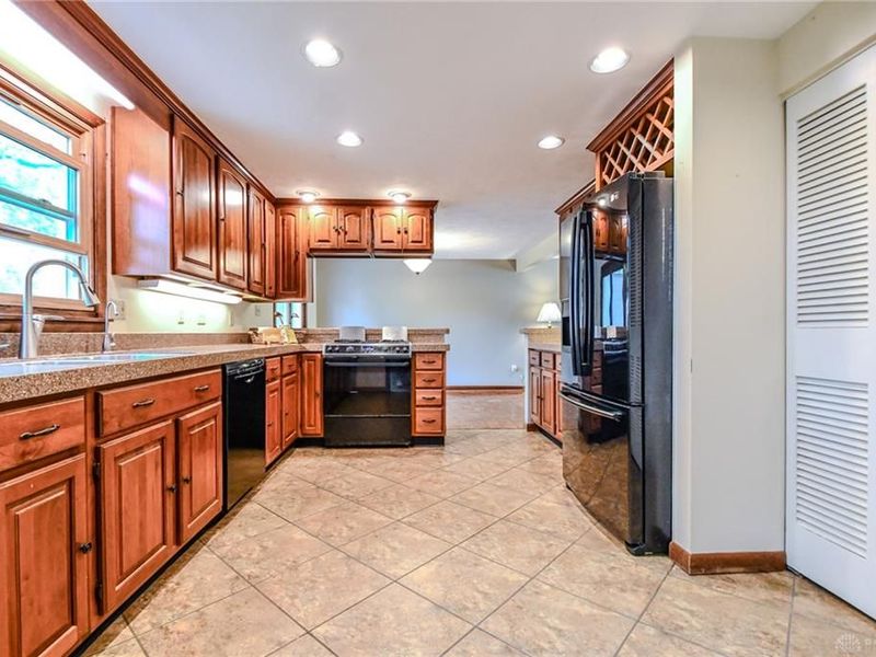 4330 Elmshaven Drive, Fairborn, OH 45424 Photo 12